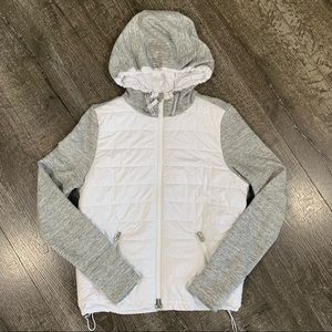 Athleta women’s Cozier white insulated jacket